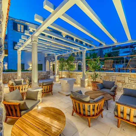 酒店 Hotel Brattia, Adults Only, Heated Pool, A La Carte Breakfast, Postira, Brac Island 波斯蒂勒