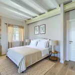 Brattia, Adults Only Hotel