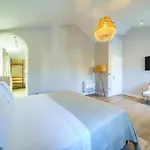 Brattia, Adults Only 4* Postira