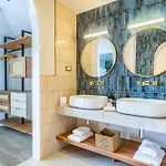 Brattia, Adults Only 4* Postira