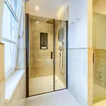 Brattia, Adults Only Postira