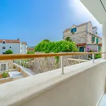 Brattia, Adults Only Hotel Postira