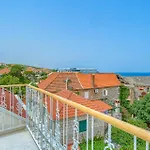 Brattia, Adults Only Hotel