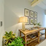 Brattia, Adults Only 4* Postira