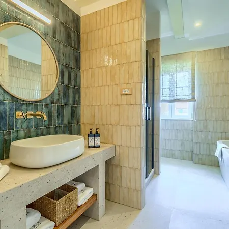 Brattia, Adults Only Hotel Postira