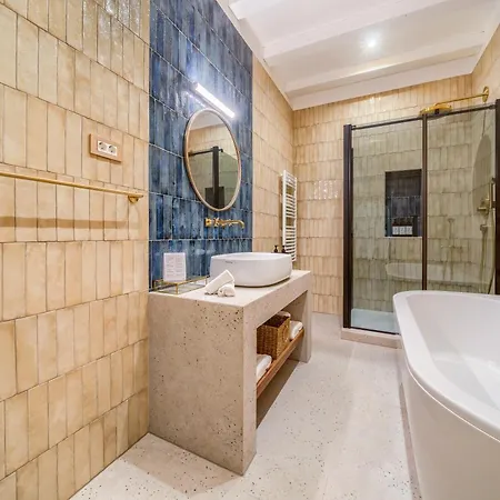Brattia, Adults Only Hotel