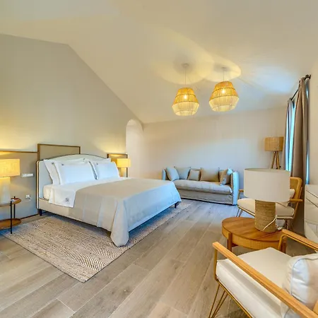 Brattia, Adults Only 4* Postira